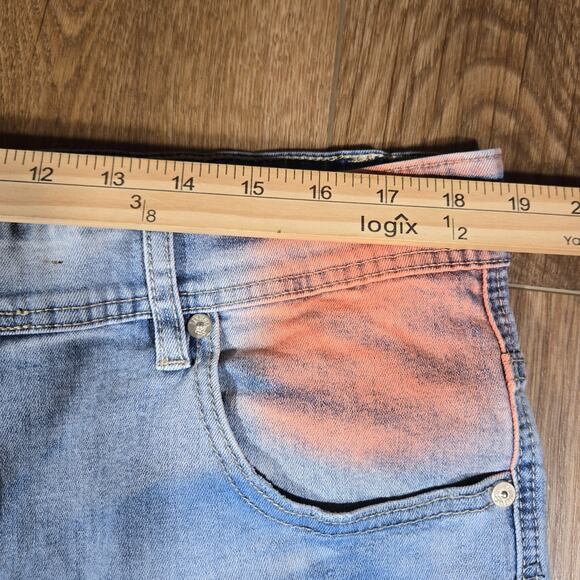 Genuine Authentic Jeans Men’s 38x32 Light Wash Distressed Paint Splatter Denim - Picture 5 of 9